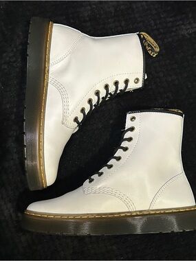 Dr. Martens white 1460 Vintage